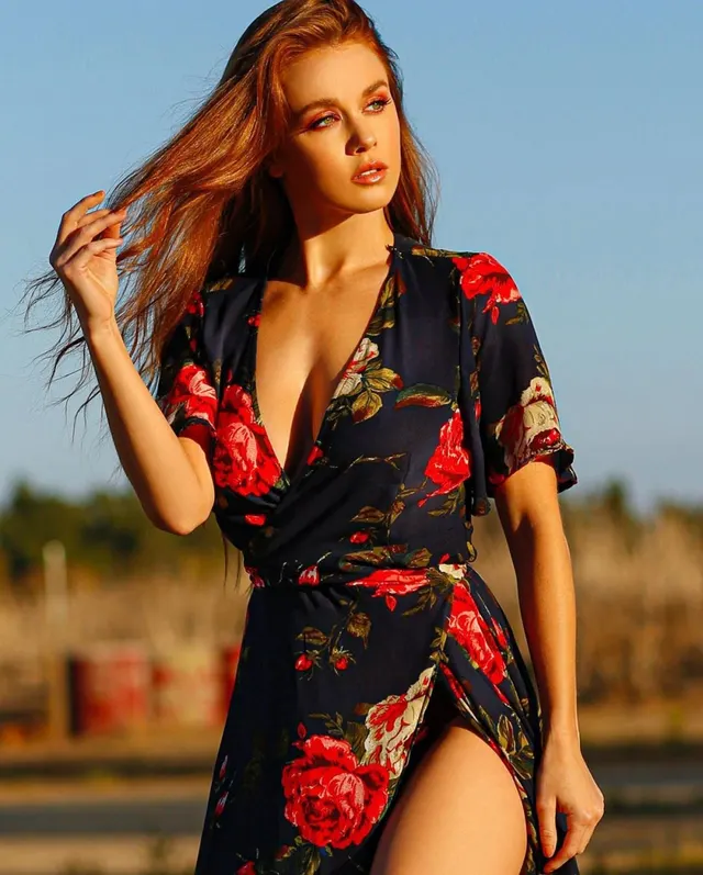 Leanna Decker | (x4)