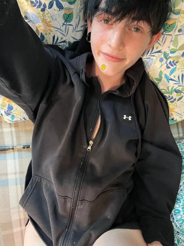 would u suck a loser boy’s tdick? 😵‍💫