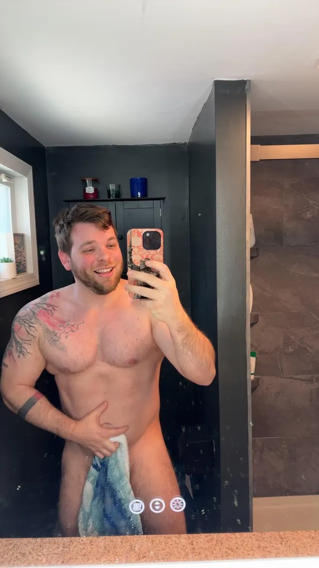 Winter and bulking season has me a little shy about my tummy. How’s your body doing? 😏