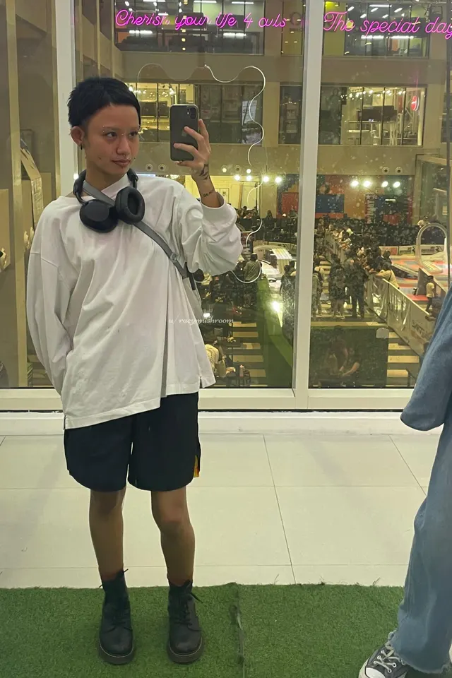 my usual looks for hanging out/raving/staying in