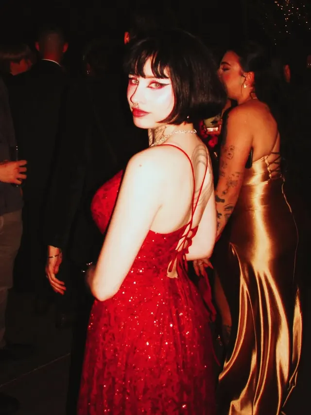 In Public vs In Reddit