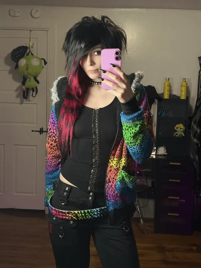 Swipe to undress me :P