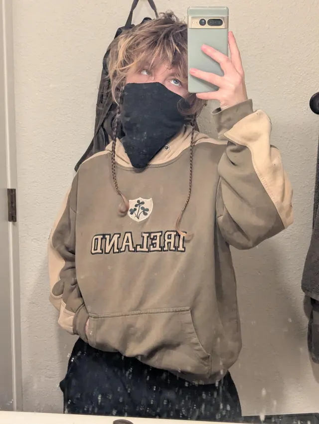 Your boyish workout bro "accidentally" sends you these nudes... Your move??