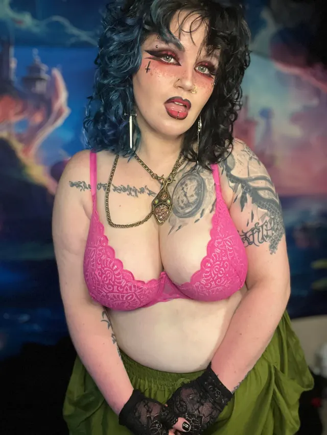 Get a good picture in your head before you de-bra me to see how close your guess is!