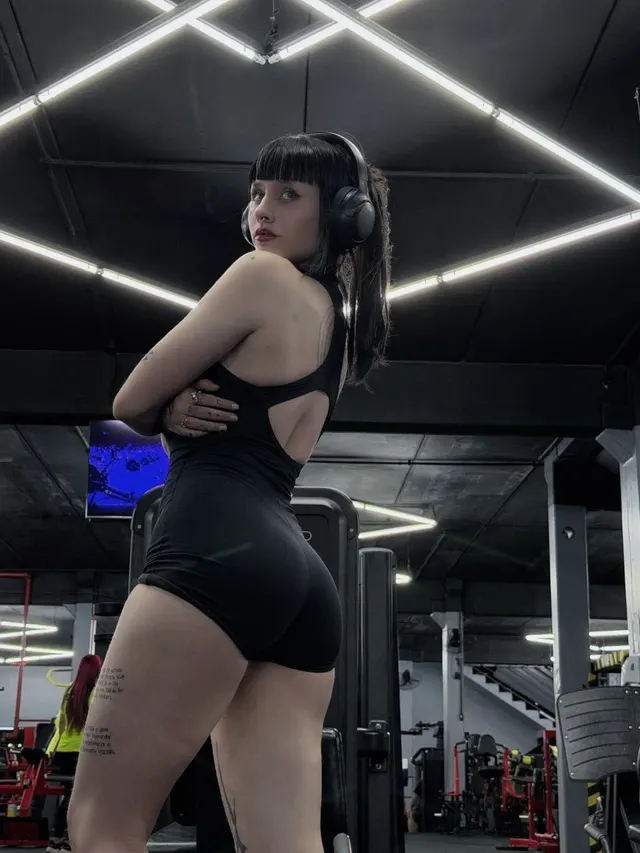 In Public vs. on Reddit