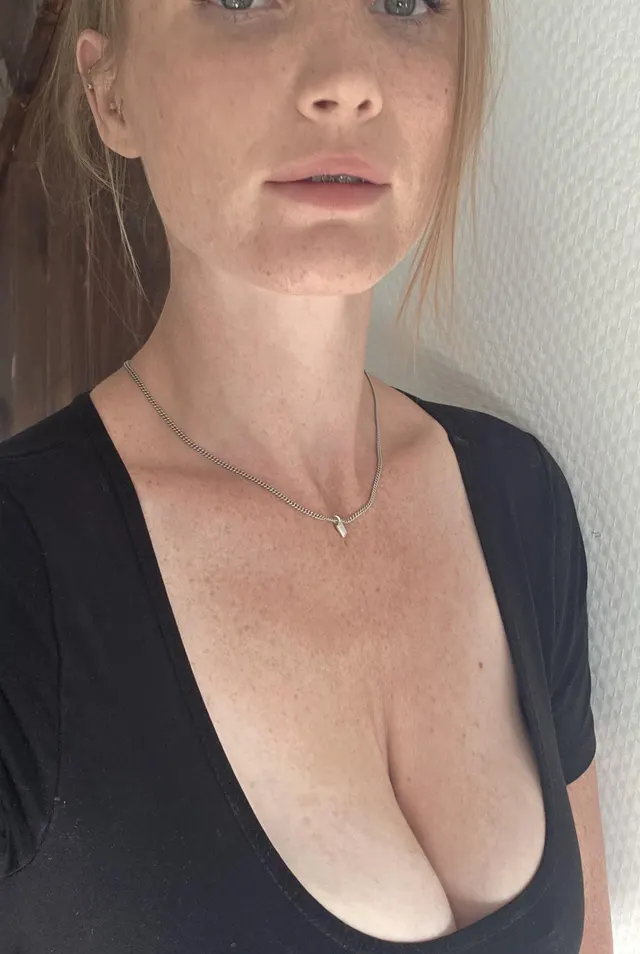 I'm a redhead milf with freckles.. hope I could get your attention ;) [IRTR]
