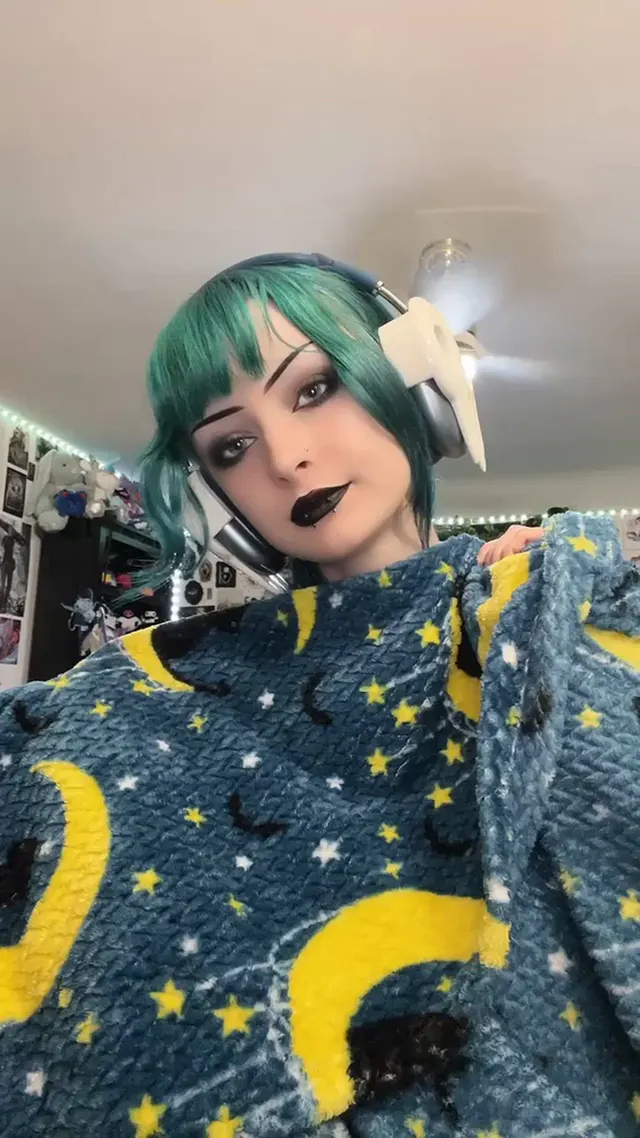 how goth girls act when they are horny