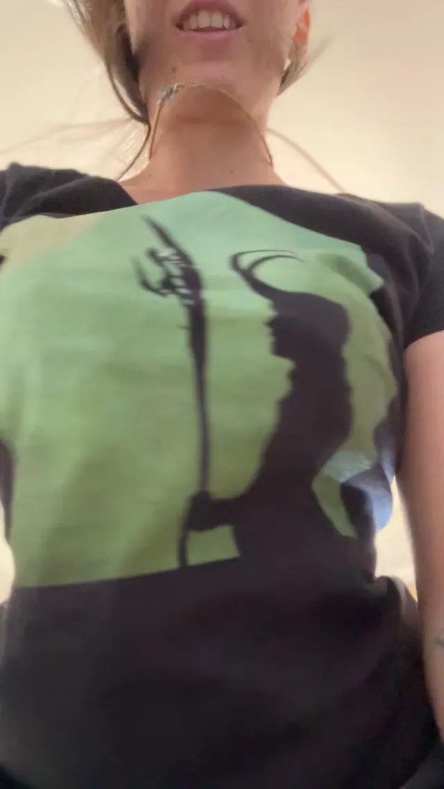 Boing , natural titties