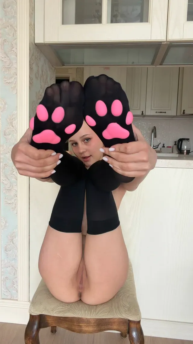 Lift me onto the counter spread me open and let everyone watch