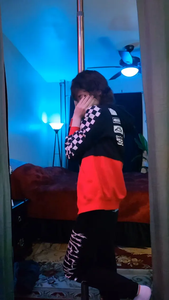 POV: I invited you over but you didn't know why >.<