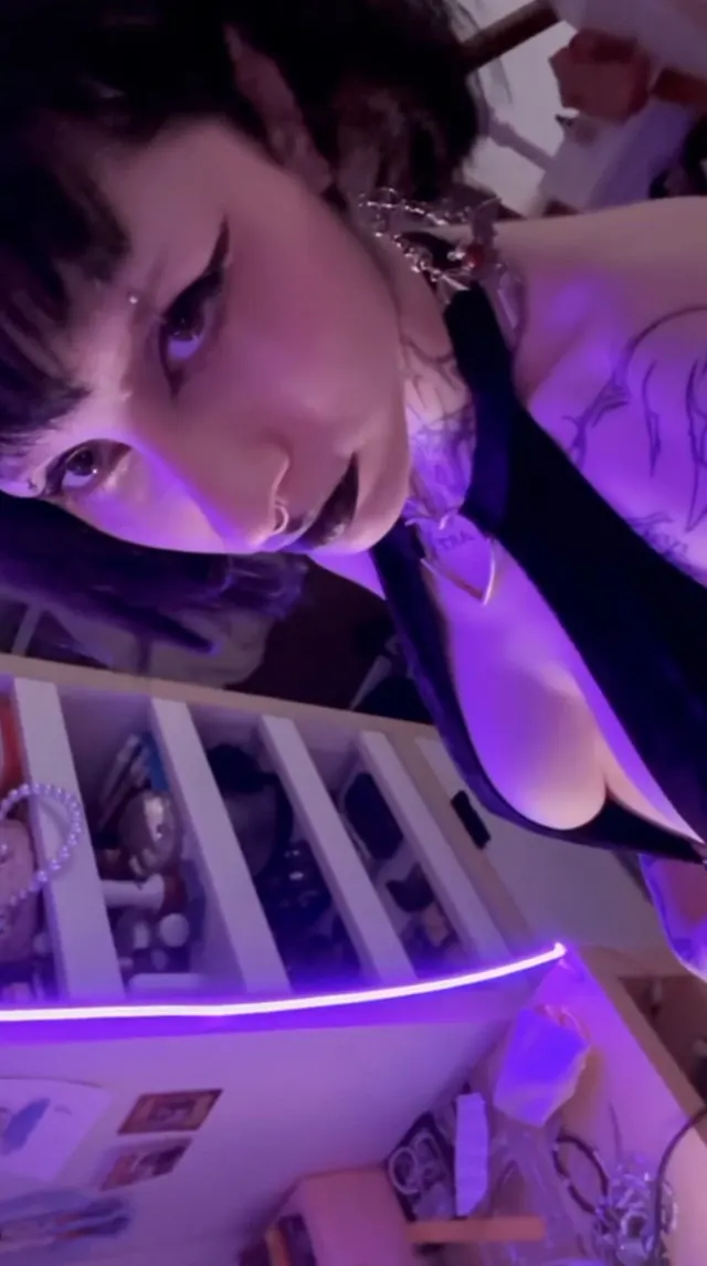 peek a boo, you're now hard ;3