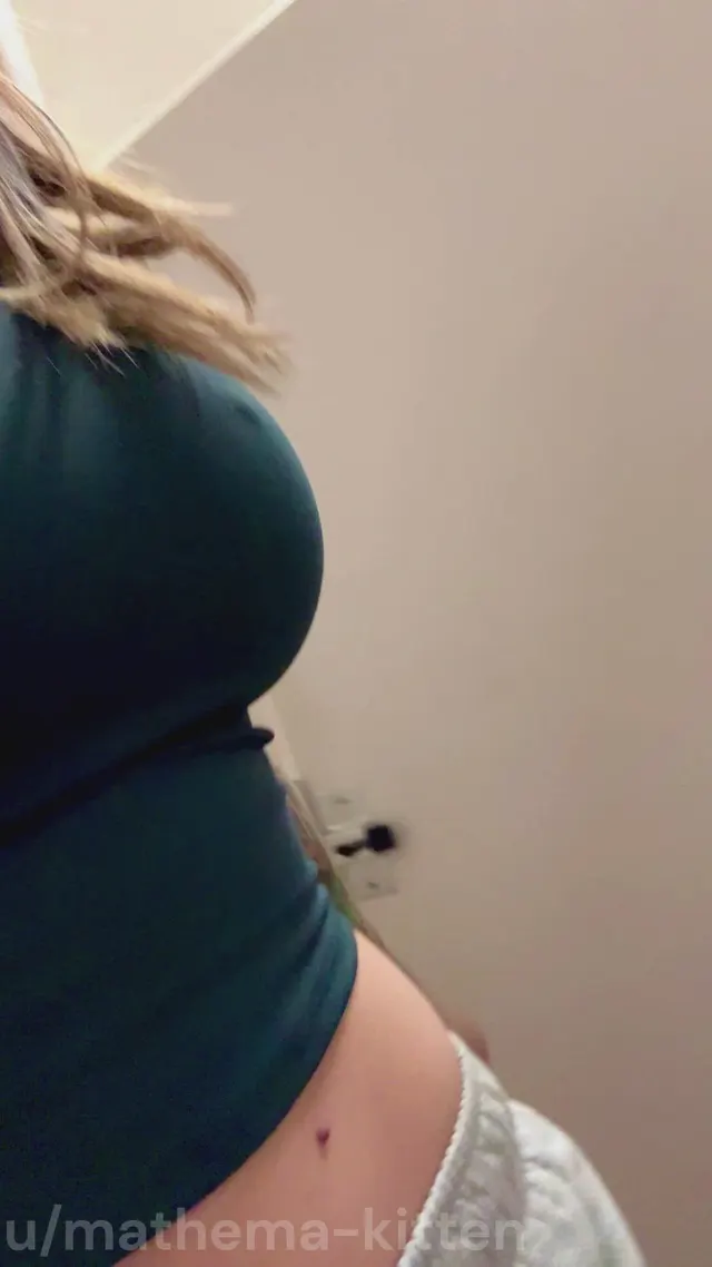 the people in the gym have no idea how lickable they are