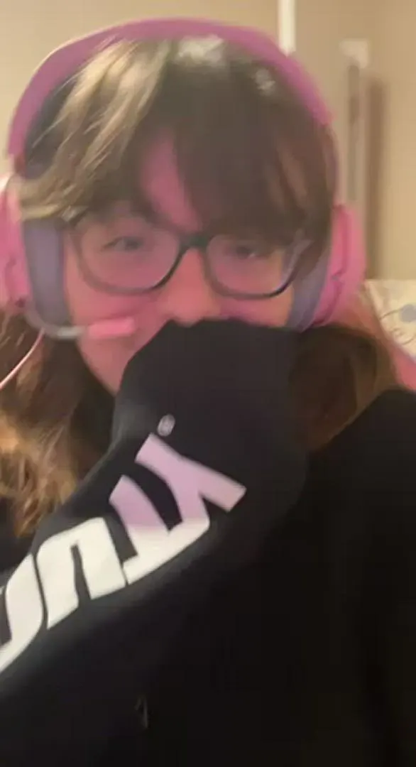 I die first so I can flash you my tits. Someone has to bottom frag right