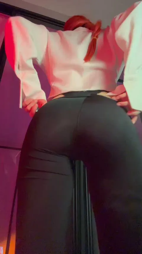 Makima [Chainsaw Man] by (GigglyToraa)