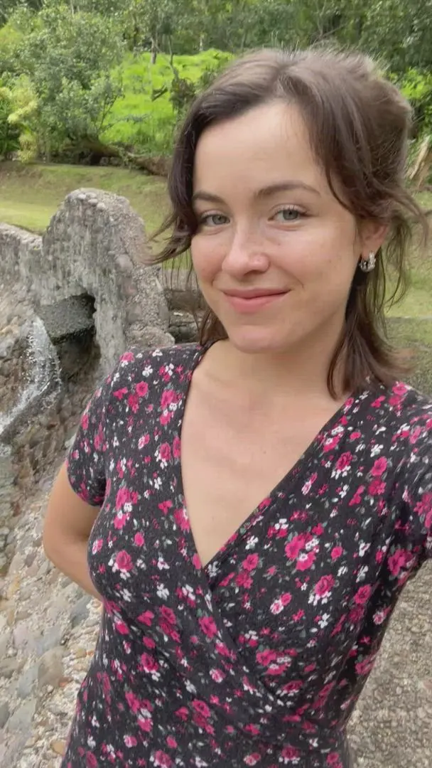 I wear easy wrap dresses because I always get to urge to get naked when I go out for walks. [gif]